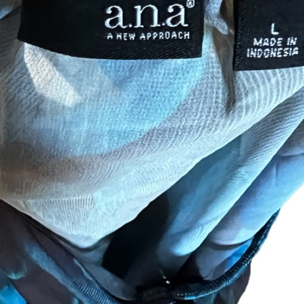 ANA Top - Picture 5 of 7